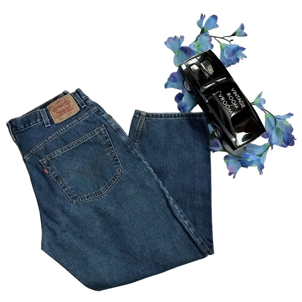 Levi's NWT 550 Medium Wash Relaxed Fit Jeans Men 38 x 29